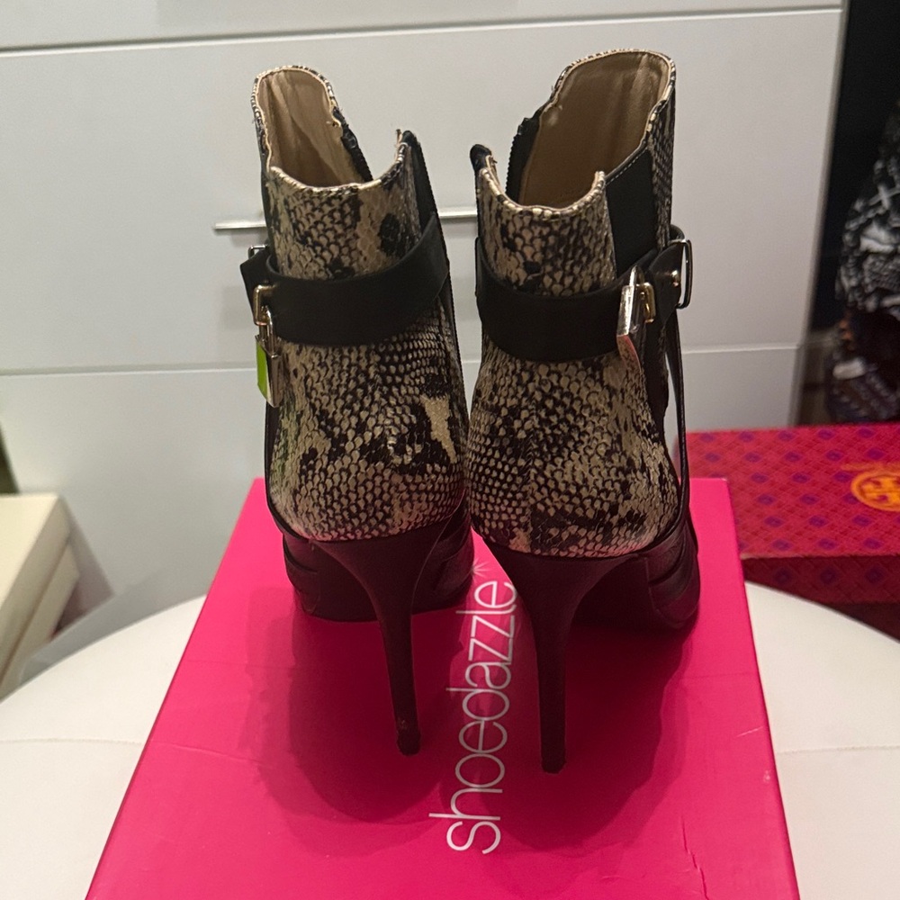 Shoe Dazzle Black and Tan Snakeskin Heeled Boots - Picture 3 of 5